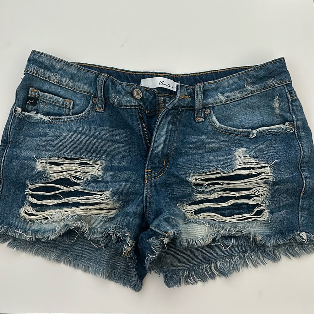 KanCan jean shorts size 26
